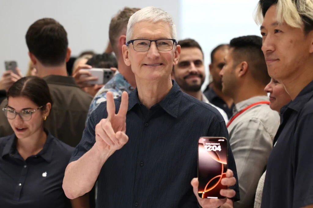 Meta hires Apple AI executive